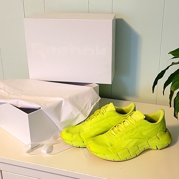 Victoria Beckham X Reebok size 7 eur 39 Running Shoes - Picture 2 of 6